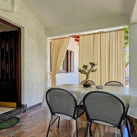 Pjerina Four Apartment *