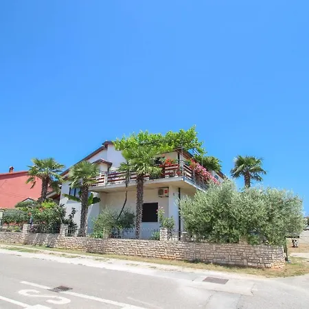 Apartment Pjerina Four *