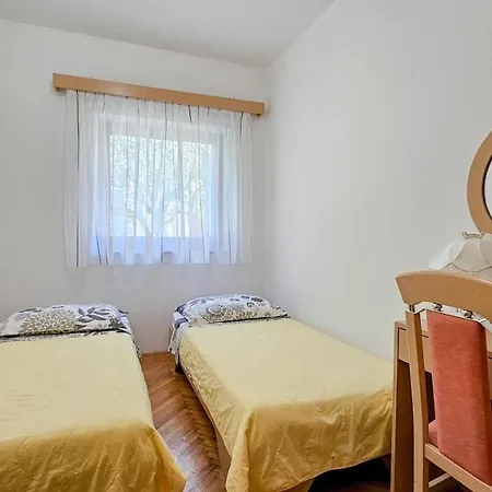 Apartment Pjerina Four