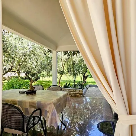 Pjerina Four Apartment Novigrad (Istria)